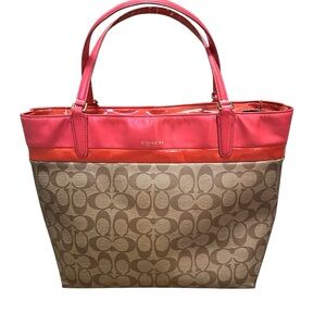 Coach tote with signature pattern brown and pink